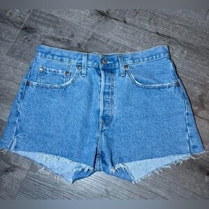 LEVIS 501 denim shorts size 30